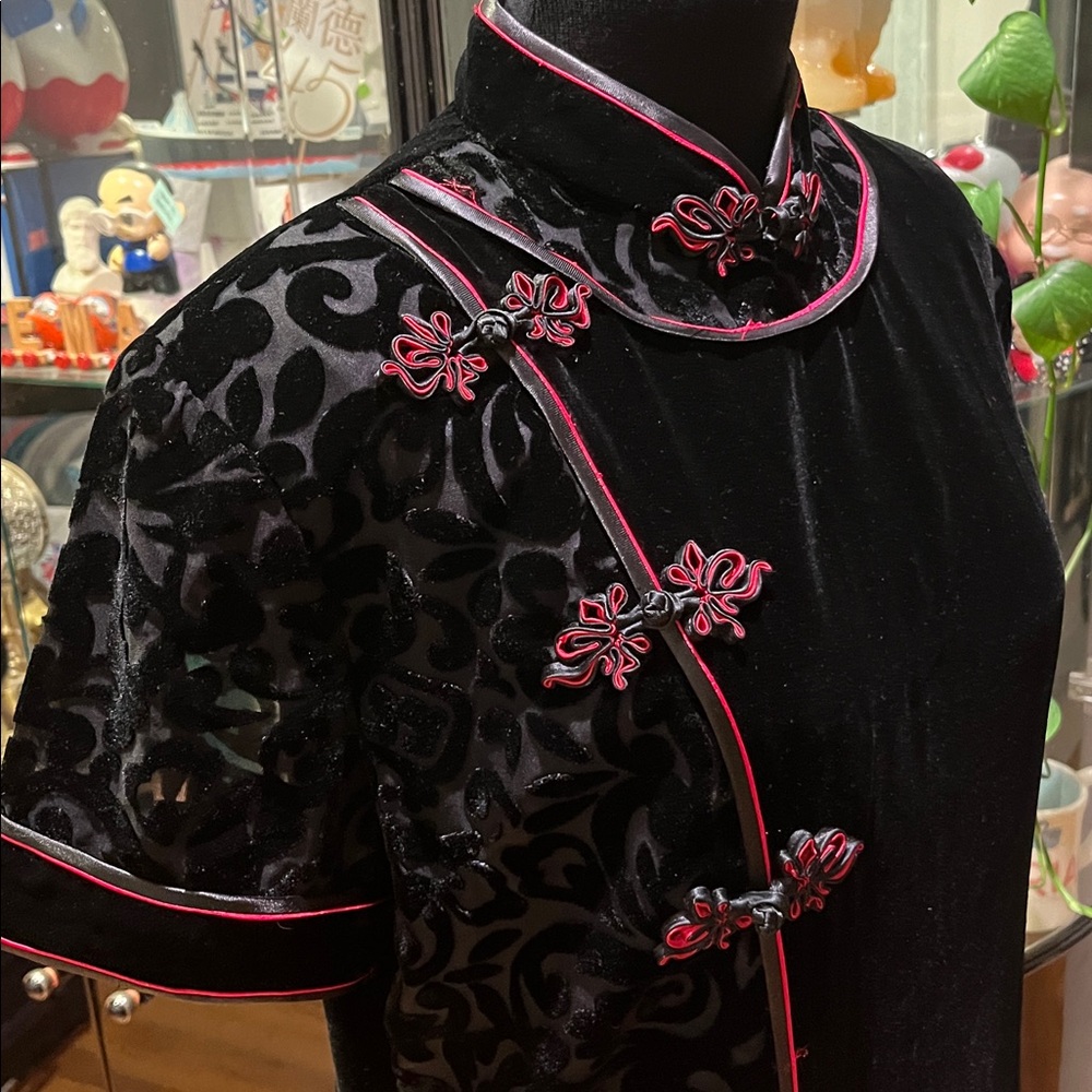 Elegant Black Velvet Cheongsam Dress